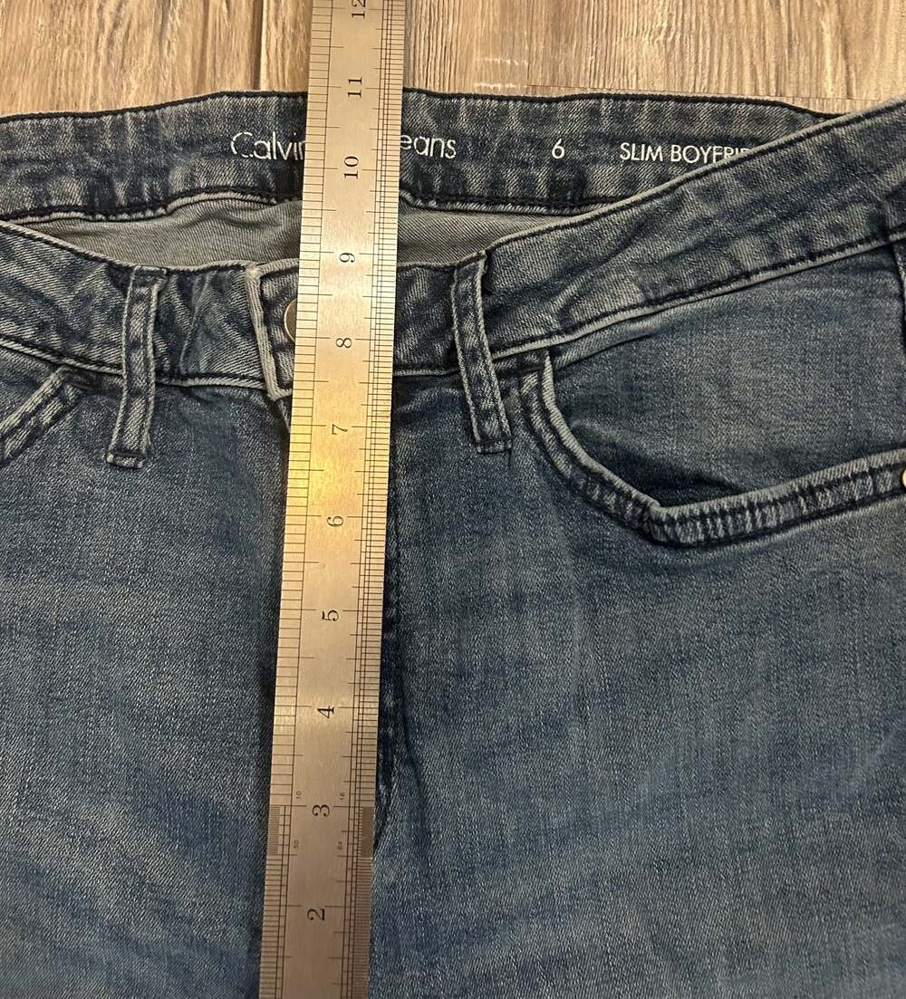 Calvin Klein Jeans Slim Boyfriend Jeans Size 6 - Picture 4 of 9